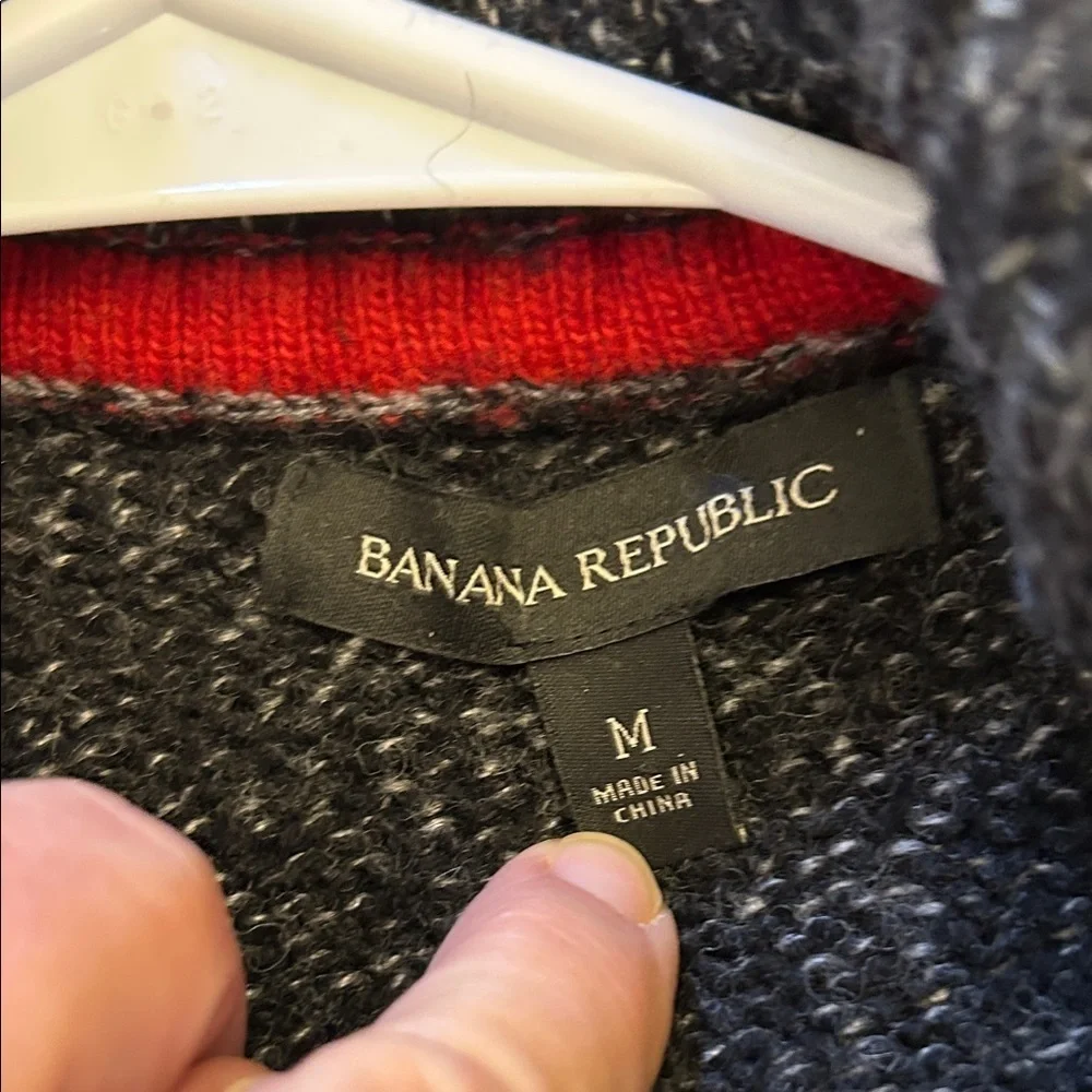 Banana Republic Men's Black wool front zip Sweater Size M EUC
